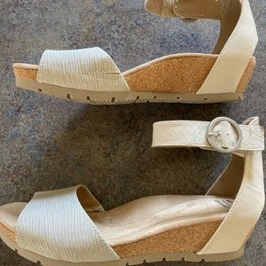 Earth Origins Wedge Sandals Size 11W - Beige